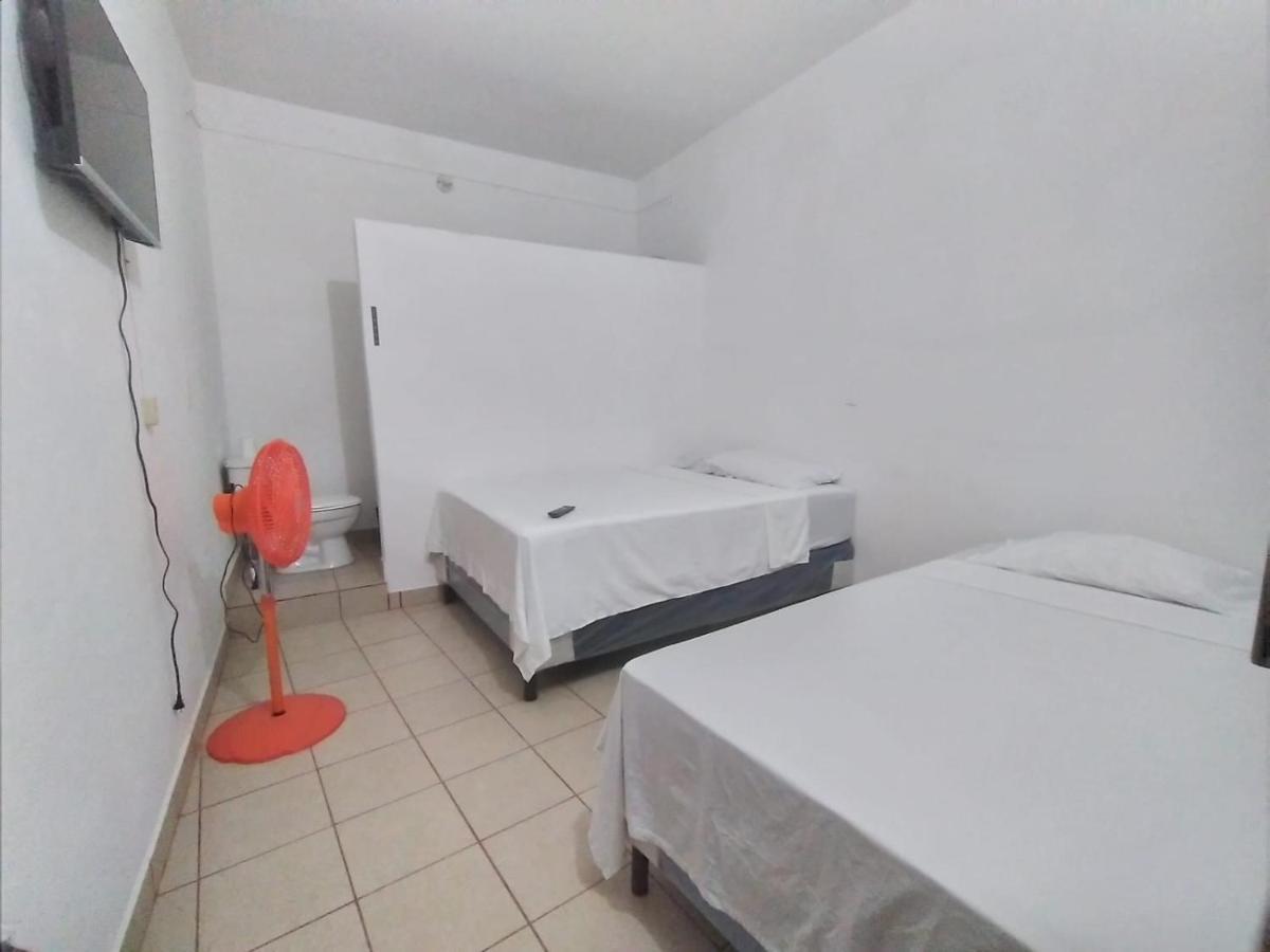 Hotel Villa Aurora 弗洛勒斯 外观 照片